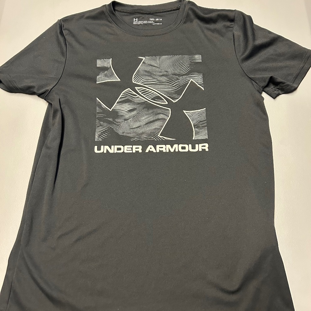 Under armour t shirt